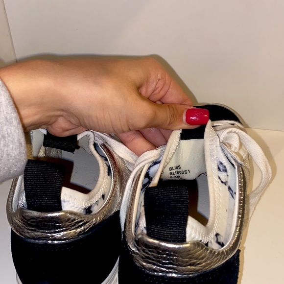 Steve Madden sneakers - Picture 3 of 3